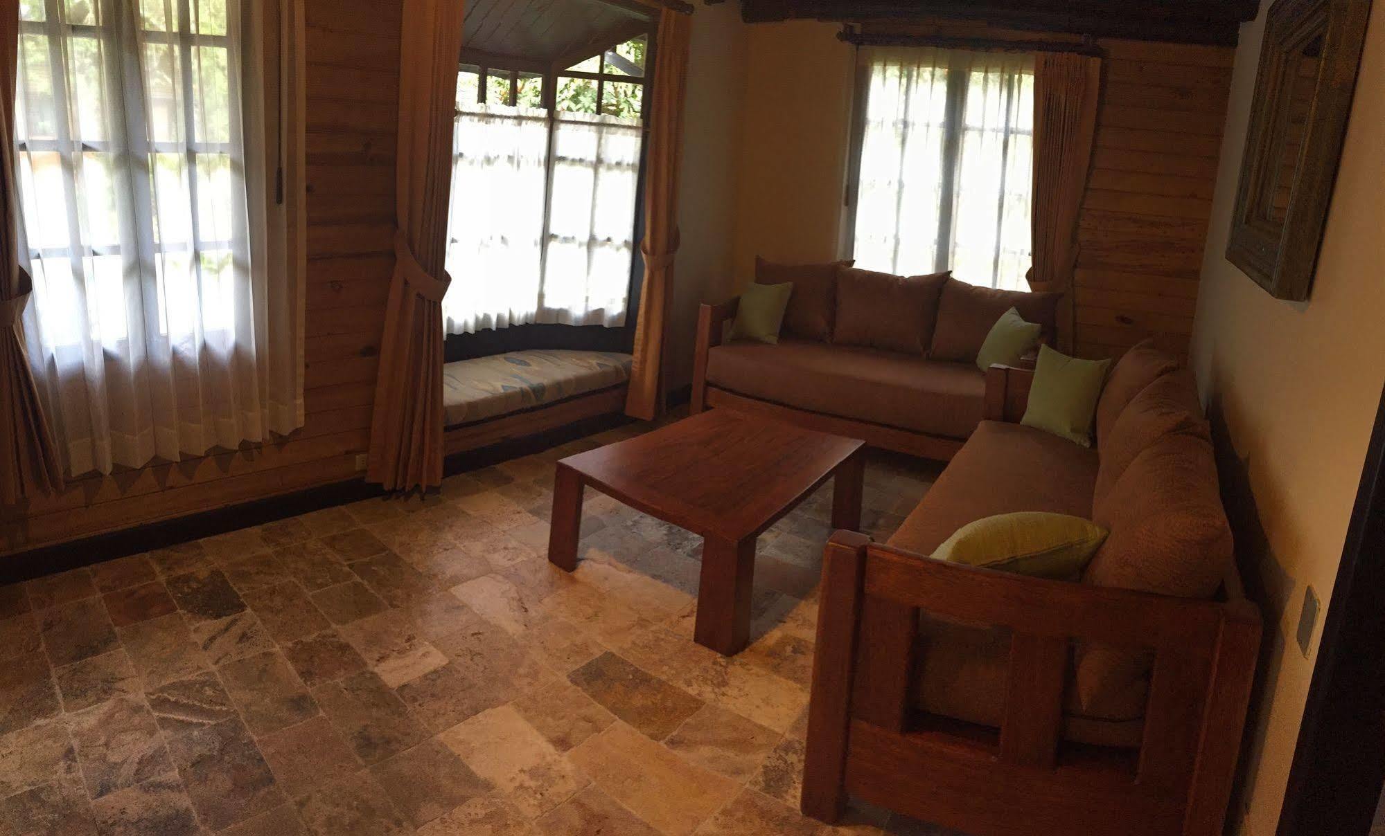 Termas De Papallacta Ngoại thất bức ảnh The living room of the house