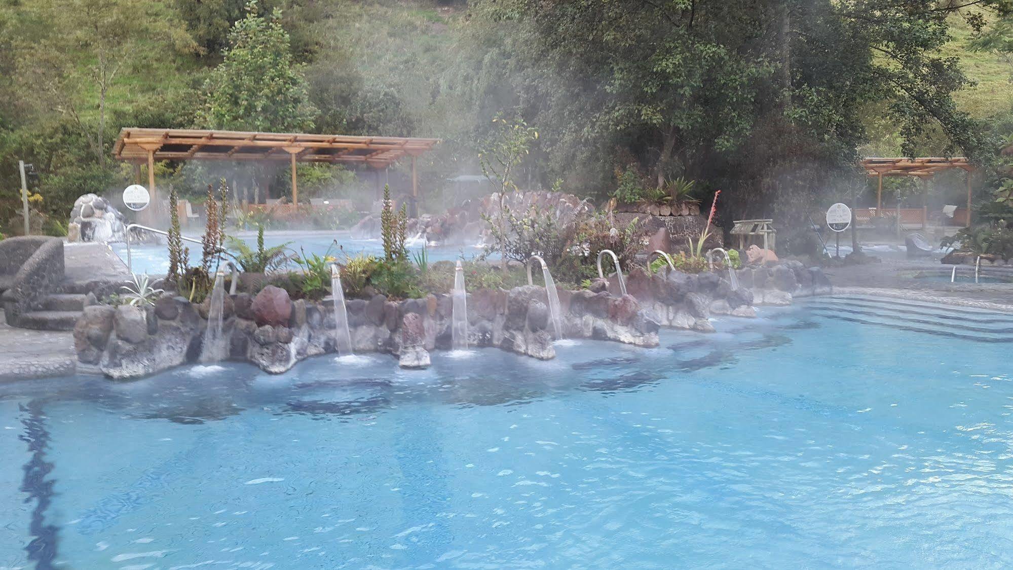 Termas De Papallacta Ngoại thất bức ảnh Thermal water at the thermal baths in Bad Radkersburg